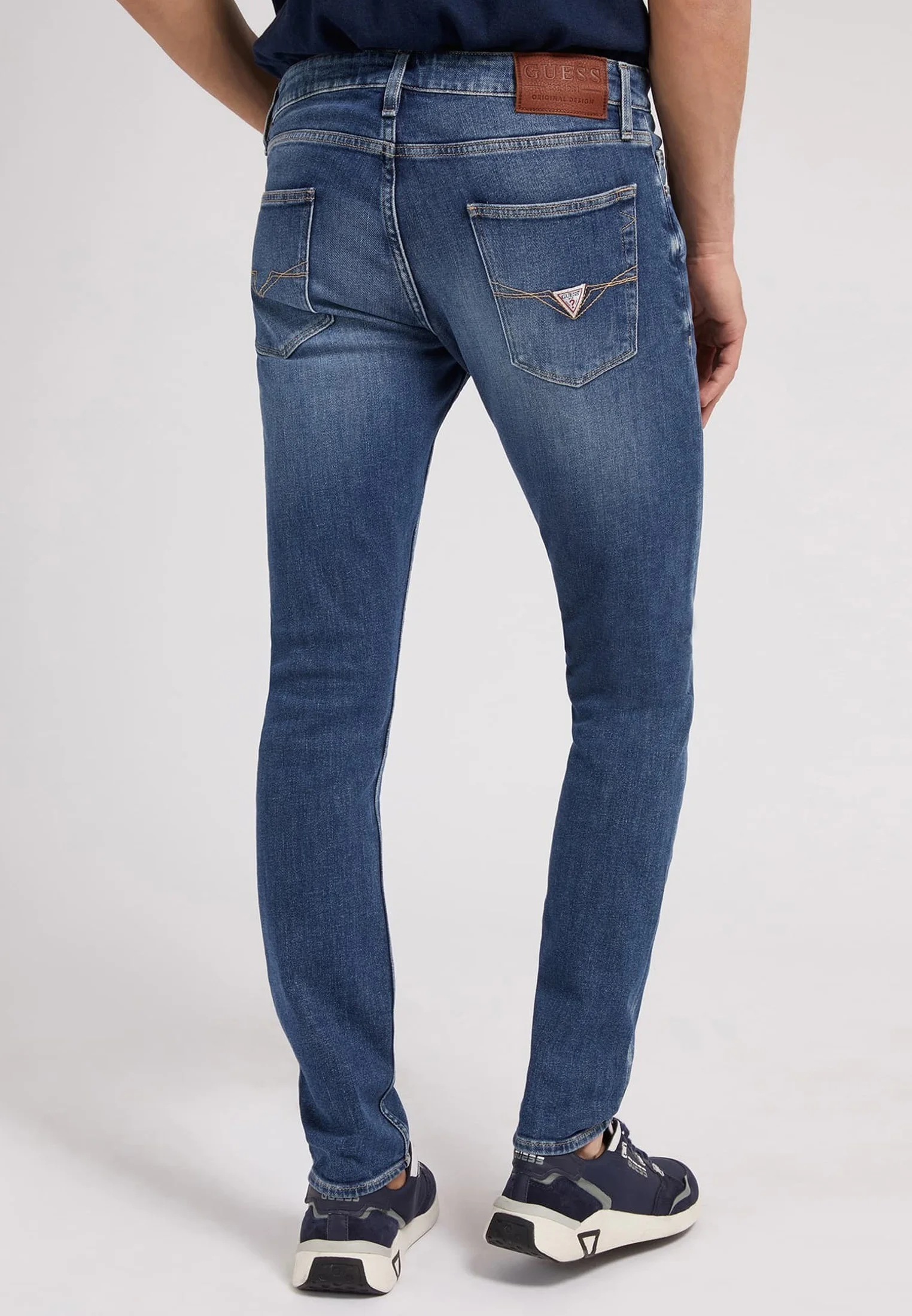 Vaqueros ajustados Guess