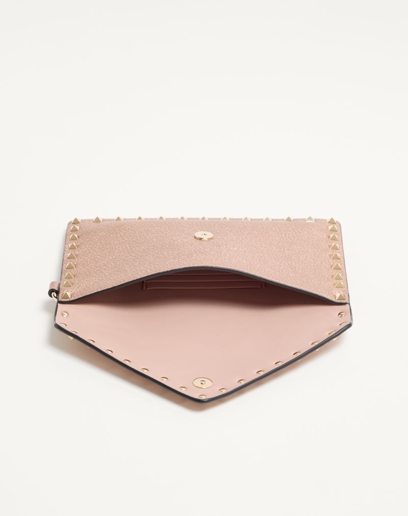 Clutch Rockstud em couro de bezerro laminado cor granada