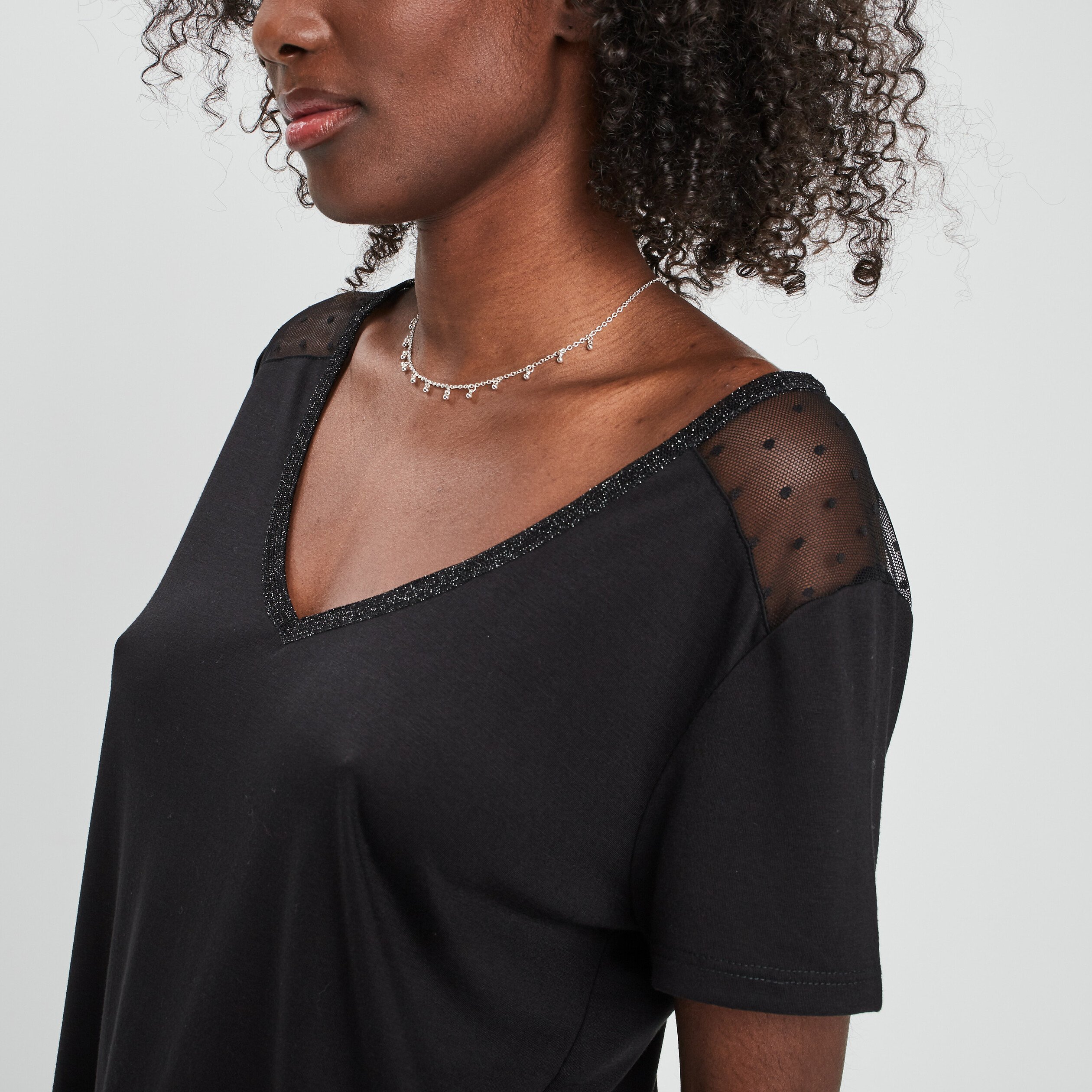T-shirt manches courtes à col en V noir femme | La Halle