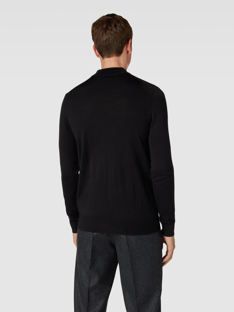 Strickpullover mit Rollkragen in schwarz