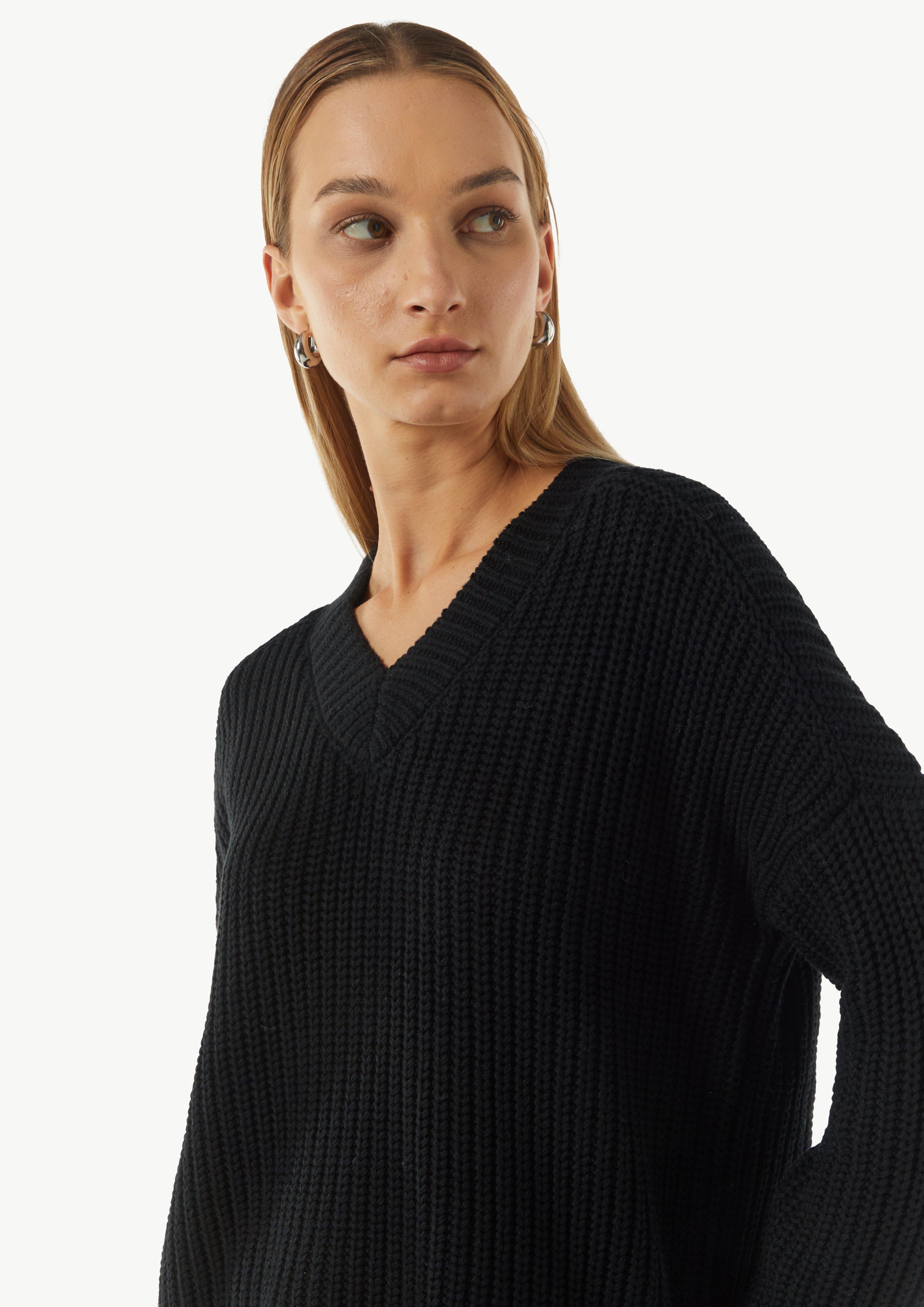Strickpullover mit V-Ausschnitt - schwarz