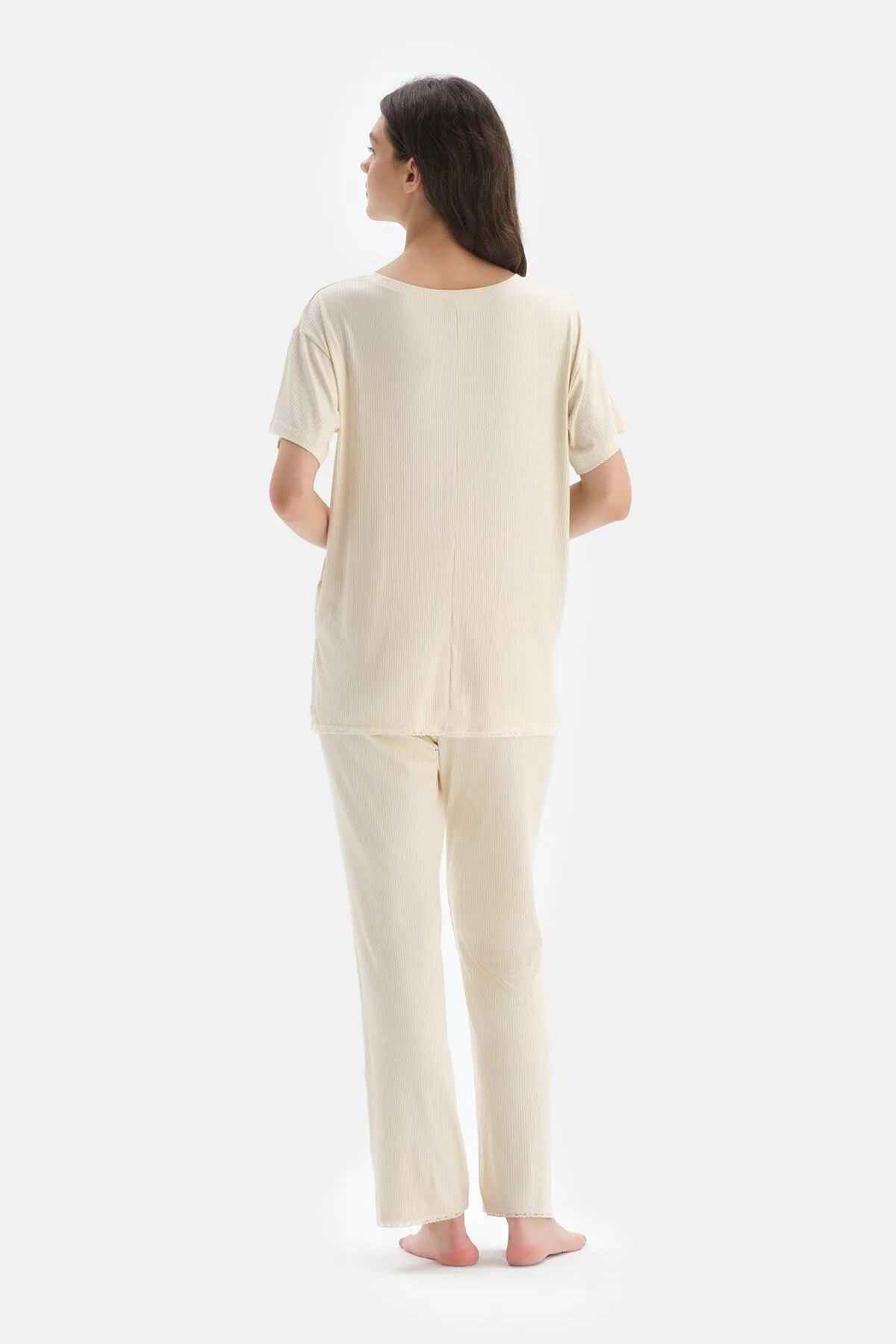 Dagi  Ecrufarbenes kurzärmliges T-Shirt-Pyjama-Oberteil aus Viskose