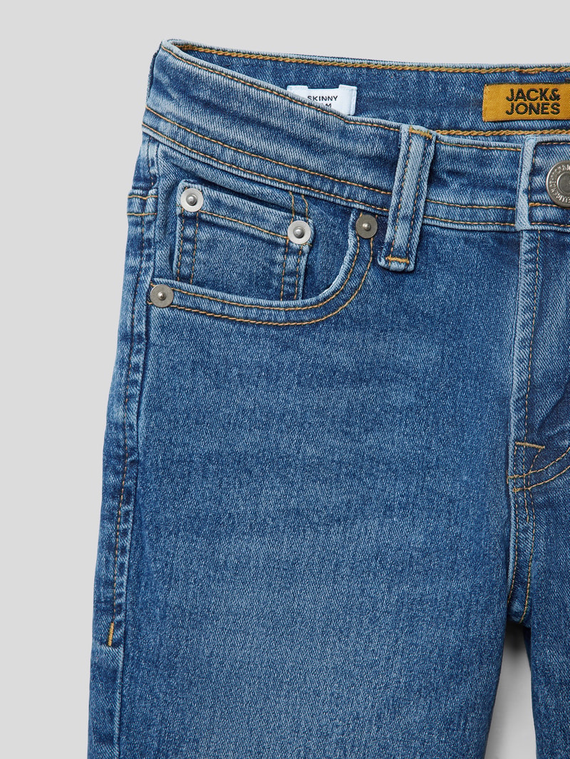 Skinny Fit Jeans mit Knopfverschluss Modell 'LIAM' in blau