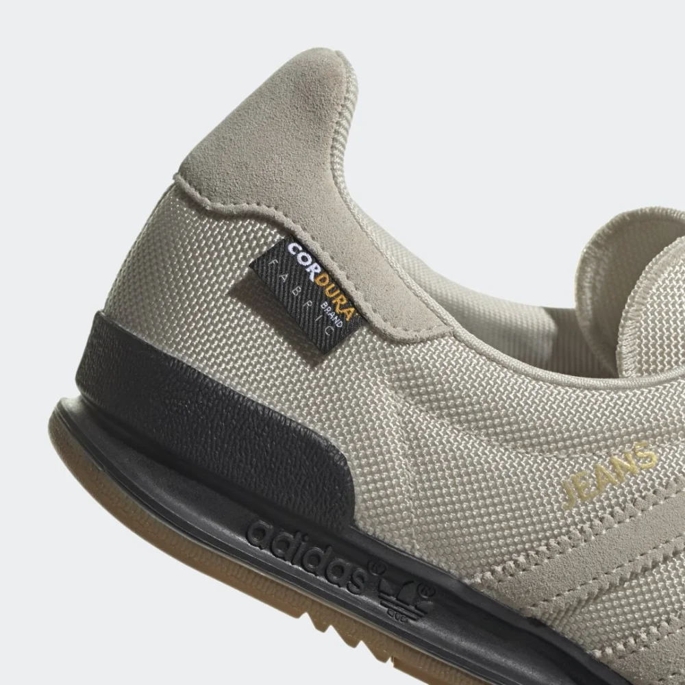 adidas Jeans GX6952 / grau