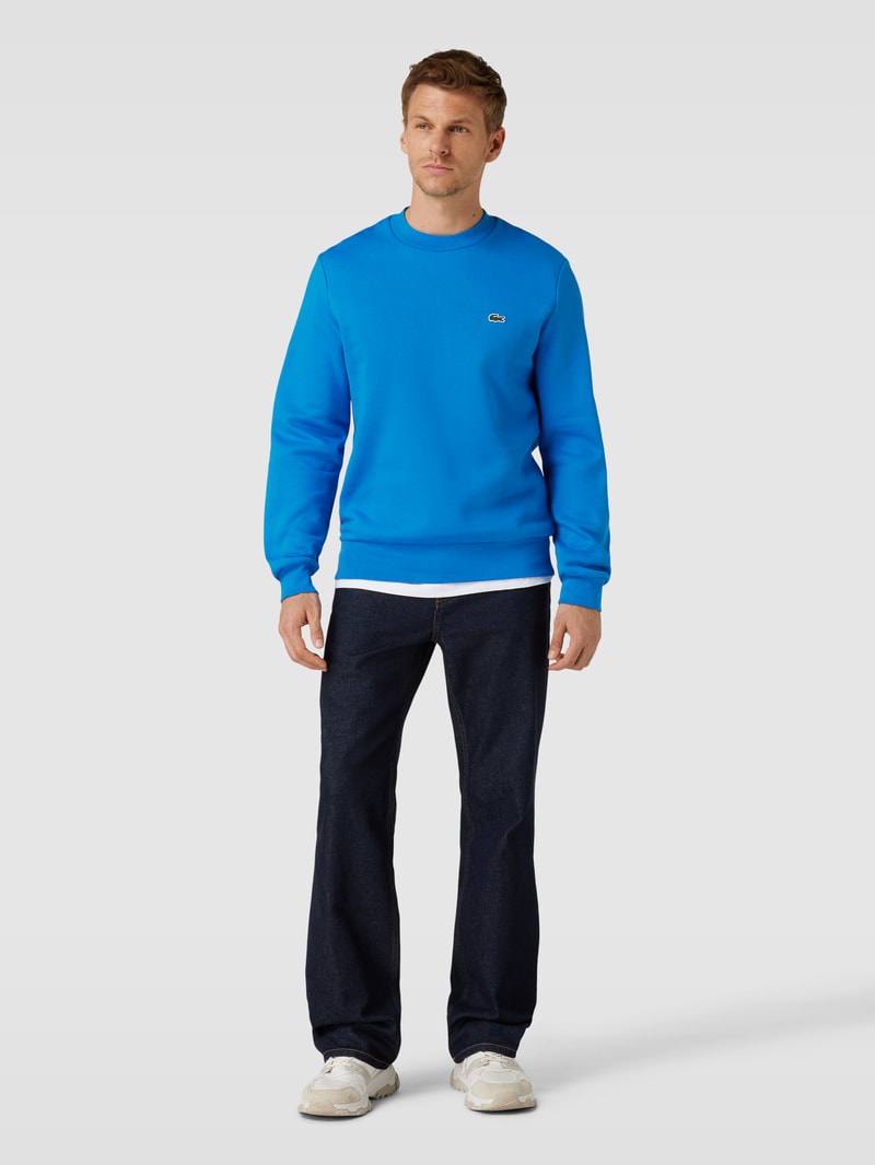 Sweatshirt in unifarbenem Design mit Label-Stitching in royalblau