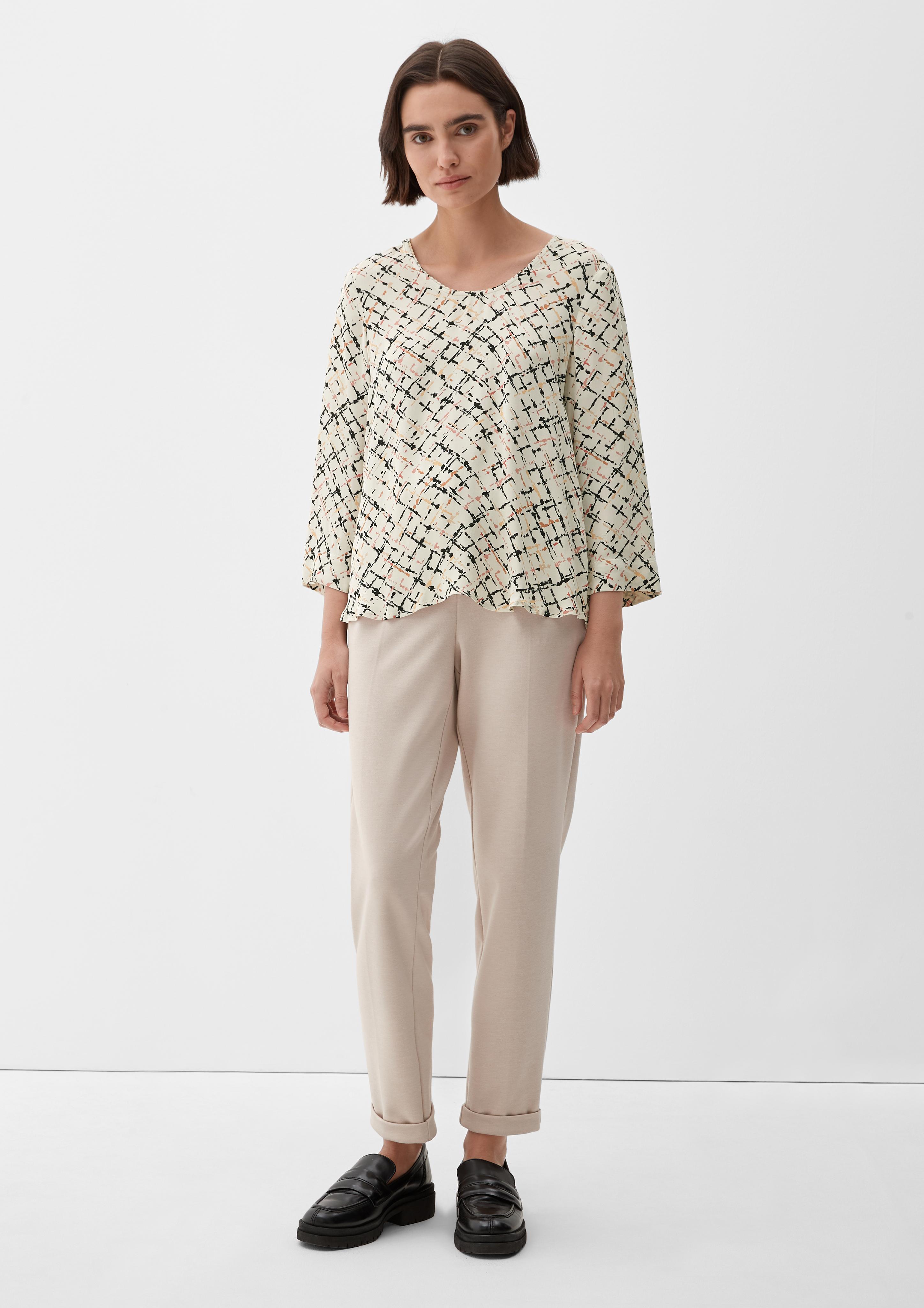 Viskosebluse mit Allovermuster  2121966-02A3