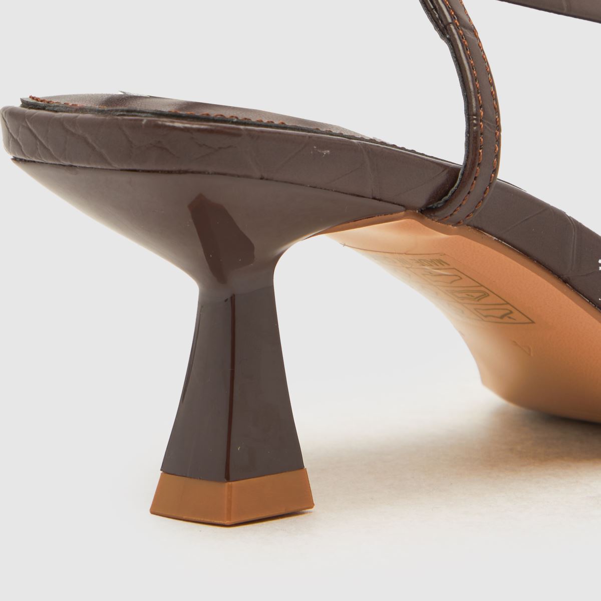 Schuh Sora sötétbarna magassarkú cipő