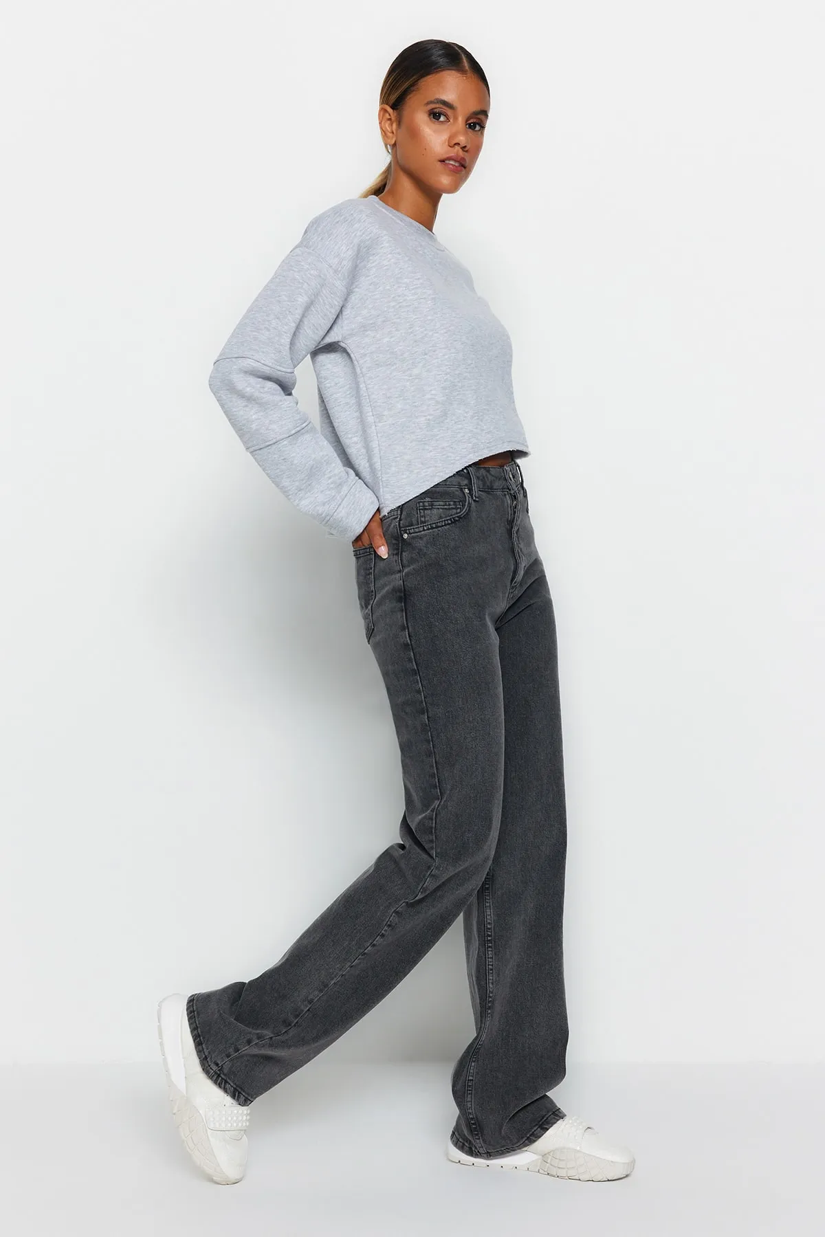 Trendyol Collection  Graue bequeme Jeans mit hoher Taille und weitem Bein TWOAW24JE00069