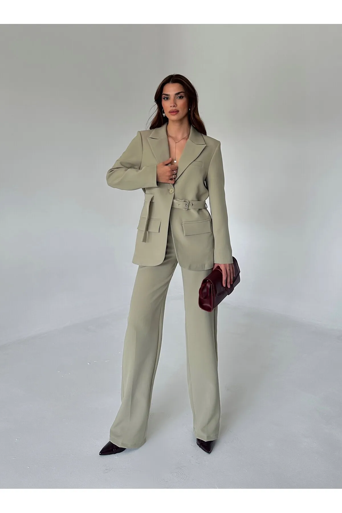 Laluvia  Hellkhakifarbenes Jacken-Hose-Set mit Gürtel