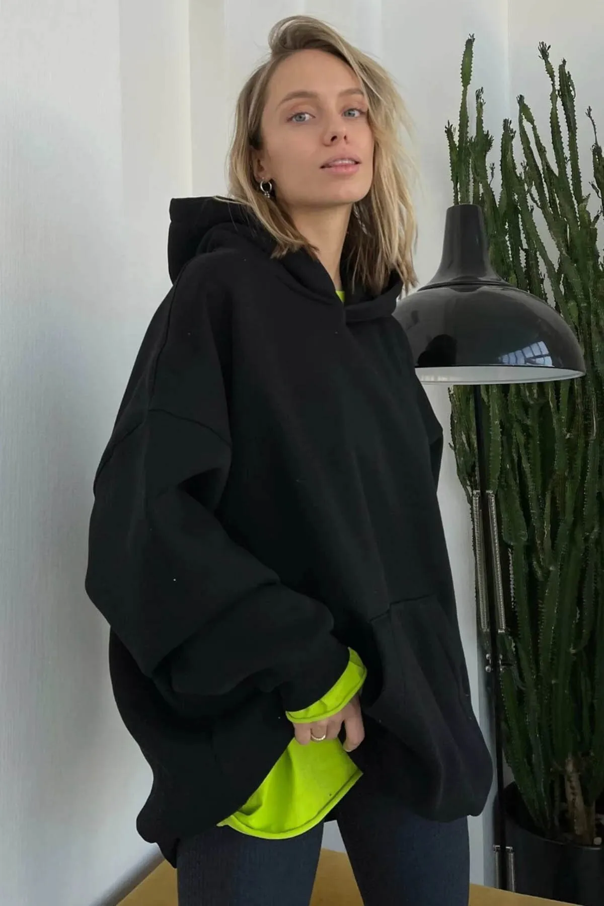 Madmext  Schwarzes geripptes Oversize-Sweatshirt mit Kapuze Mg1566