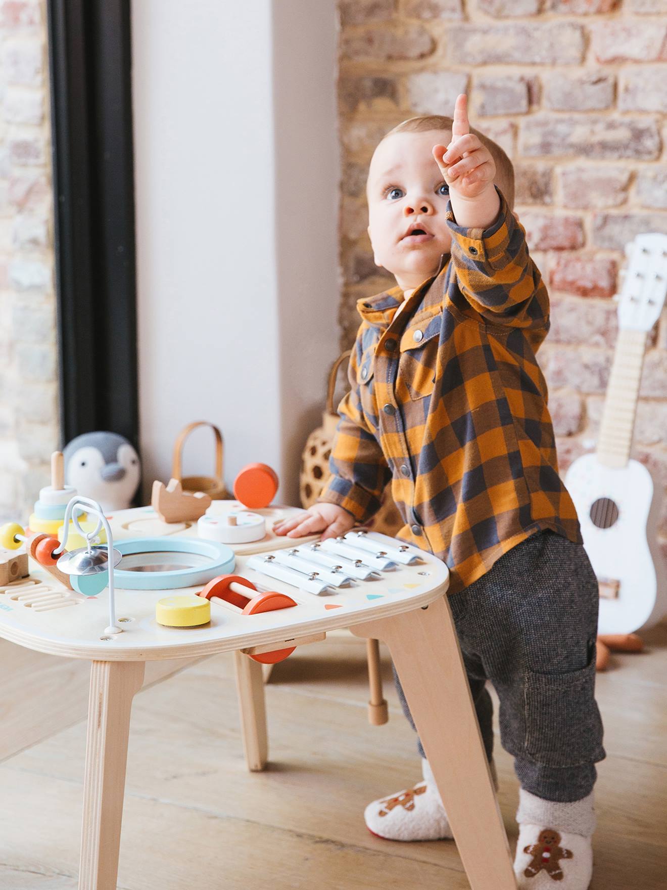 Vertbaudet Baby Spieltisch mit Musikinstrumenten, Holz FSC - natur/mehrfarbig