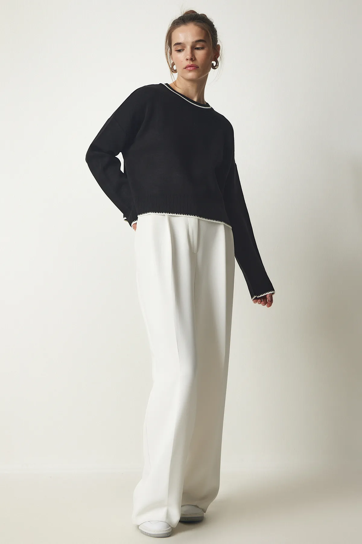Happiness İstanbul  Schwarzer Basic-Strickpullover für Damen PF00010