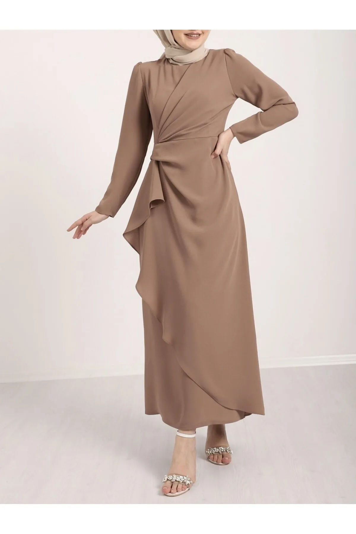 Modamorfo  Asymmetrisches Kreppkleid mit Aller-Front und Rock