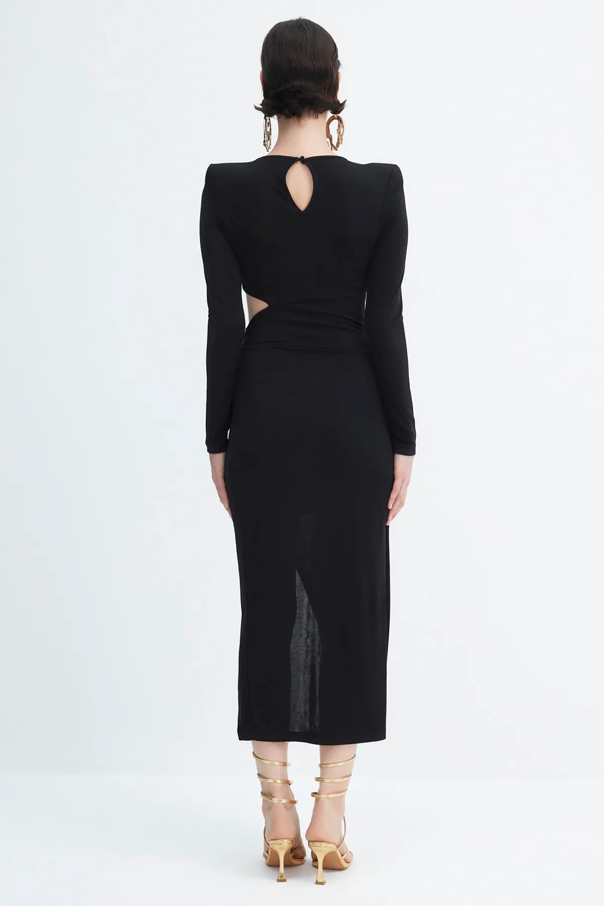 Trendyol Collection  X Zeynep Tosun Schwarzes Abendkleid mit Accessoires TPRAW23EL00402