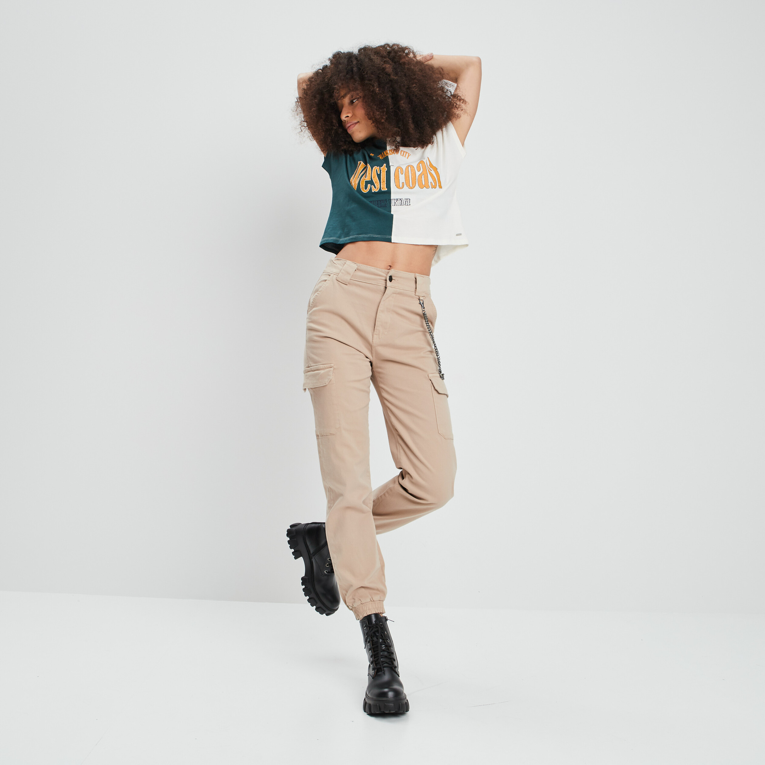 Pantalon cargo avec chaîne sable femme | La Halle
