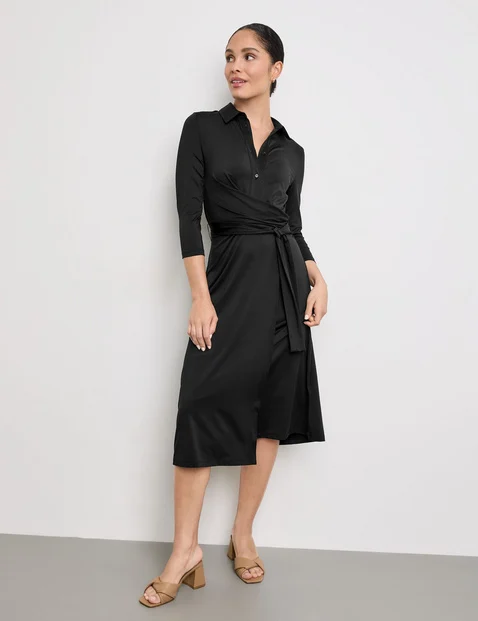 Elegantes Kleid mit Wickeleffekt