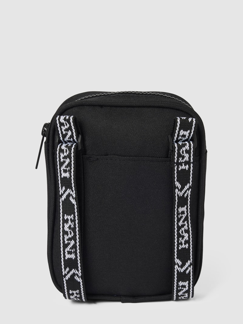 Crossbody Bag mit Label-Print in schwarz
