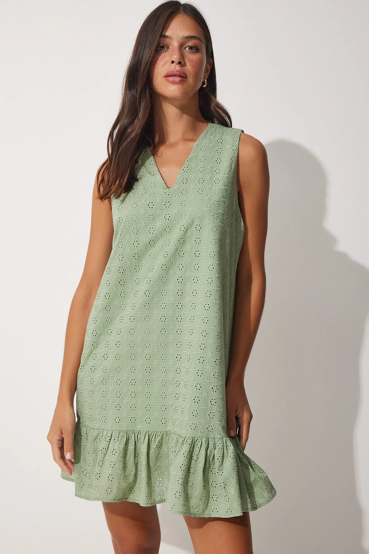 Happiness İstanbul  Grünes, gewelltes Volant-Sommerkleid für Damen DD01177