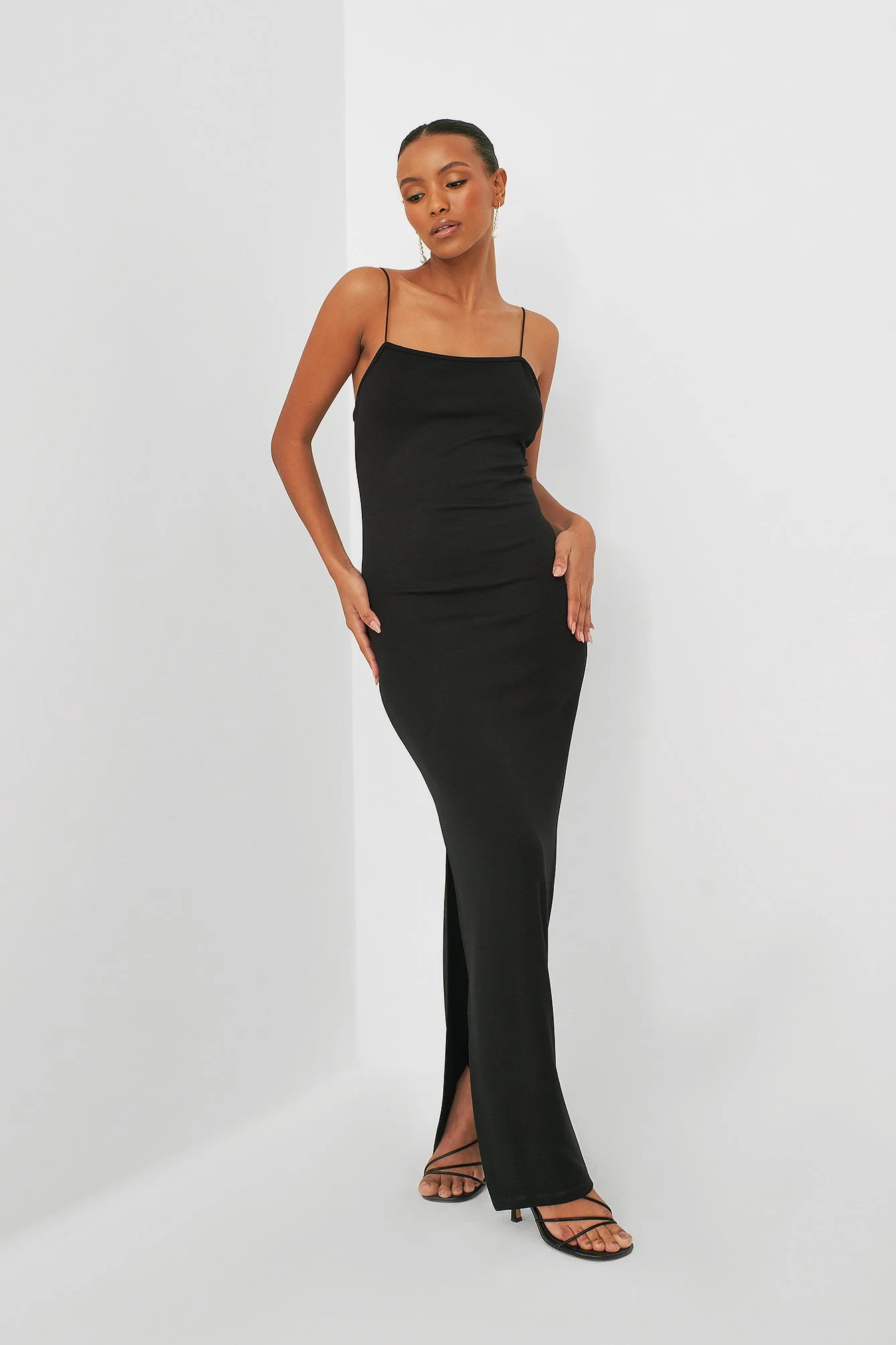 Kleid mit Spaghettiträgern
