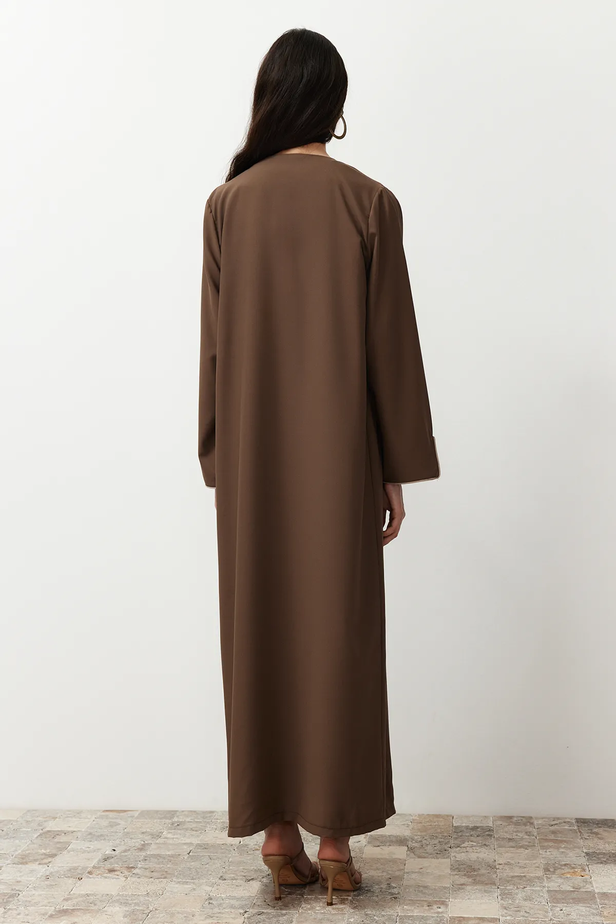 Trendyol Modest  Lange gewebte Aerobin-Kappe mit geräucherten Paspeln & Ferace & Abaya TCTSS24KF00012