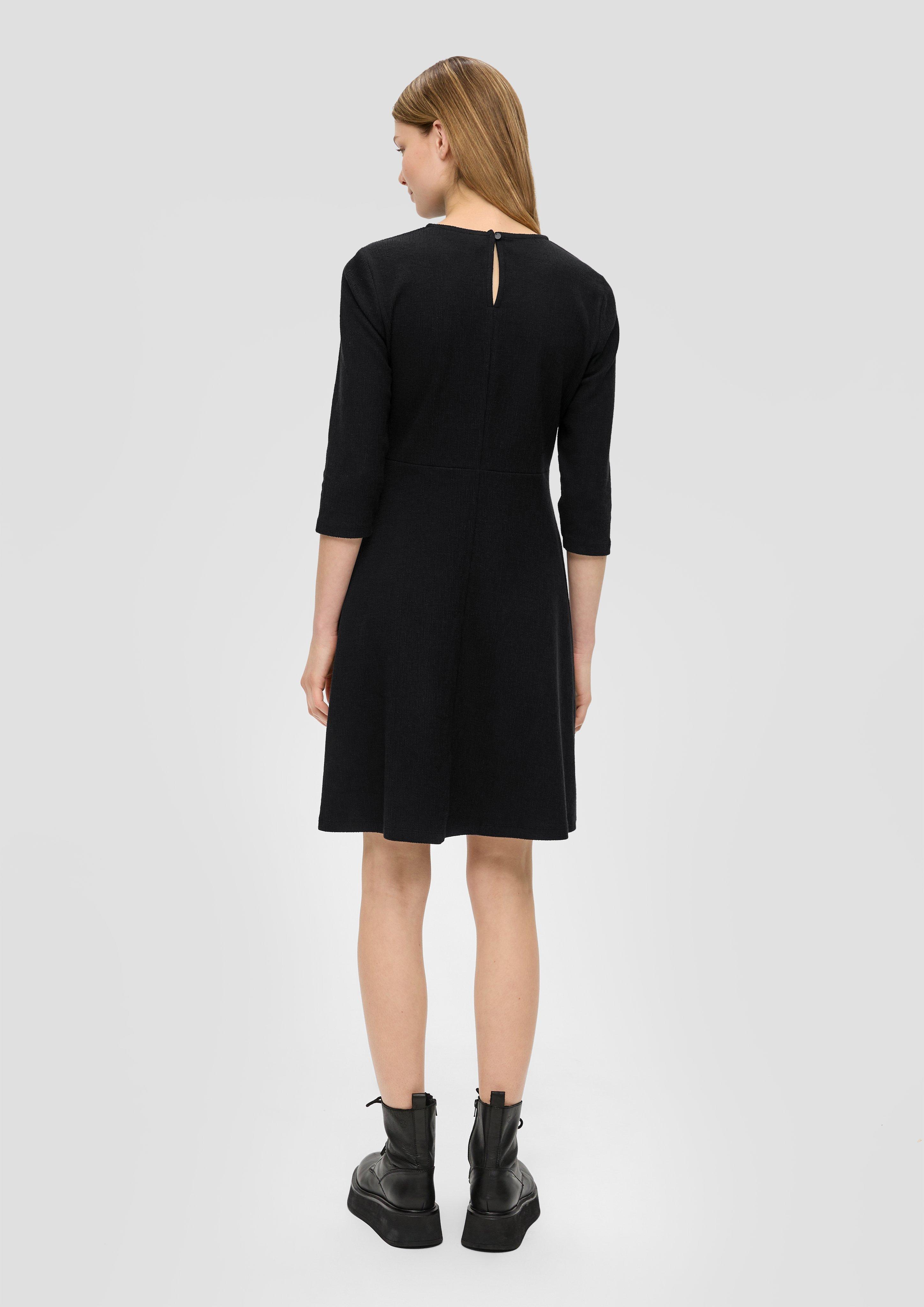Kleid mit Knopfdetail am Rücken  2140623-9999