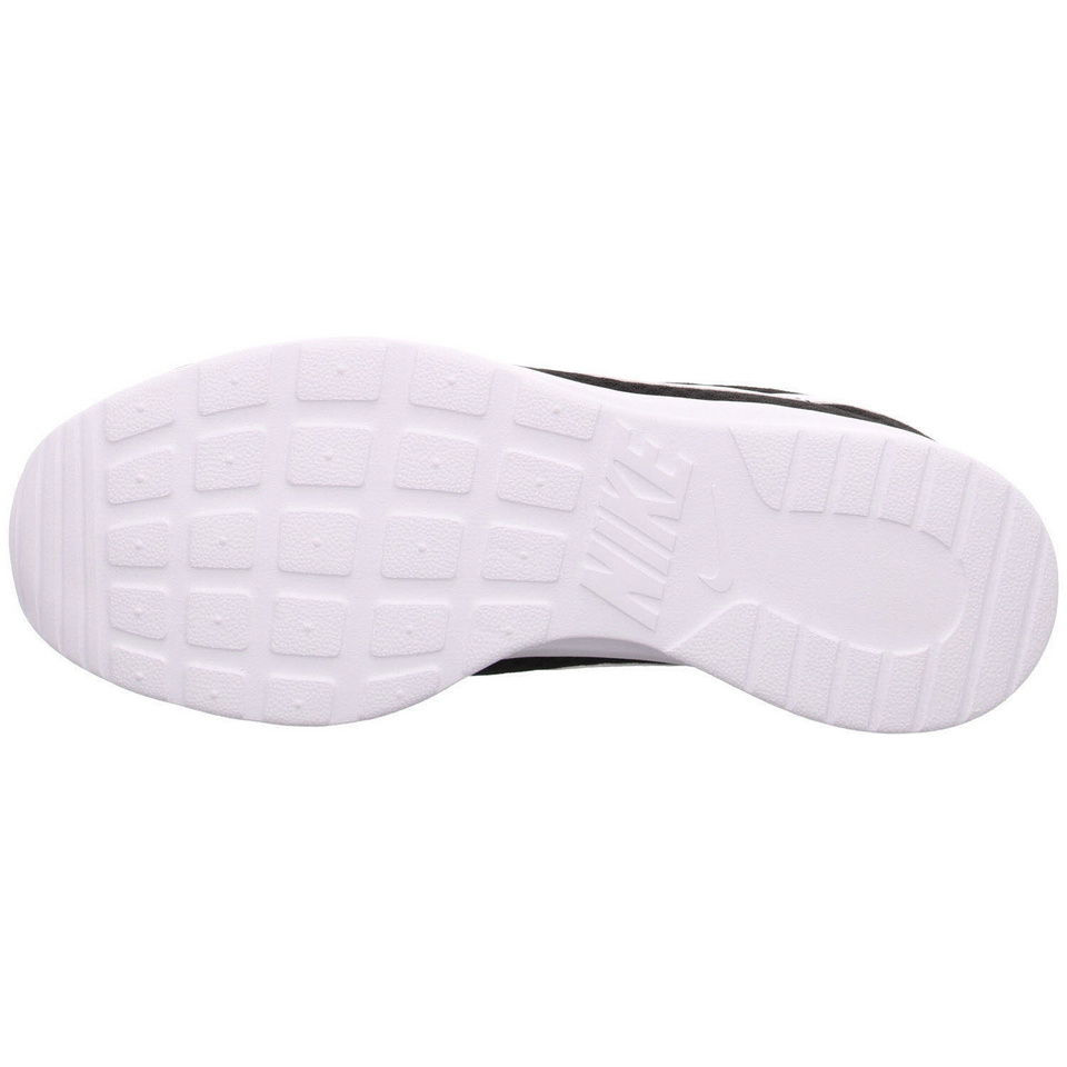 Nike Tanjun Sneaker