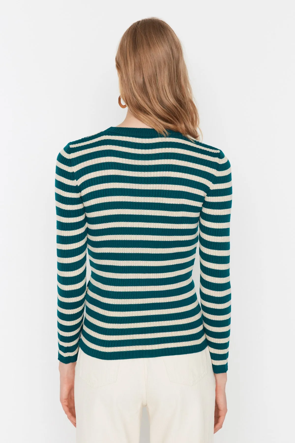 Trendyol Collection  Grüner Basic Strickpullover mit Streifen TWOAW21KZ0942