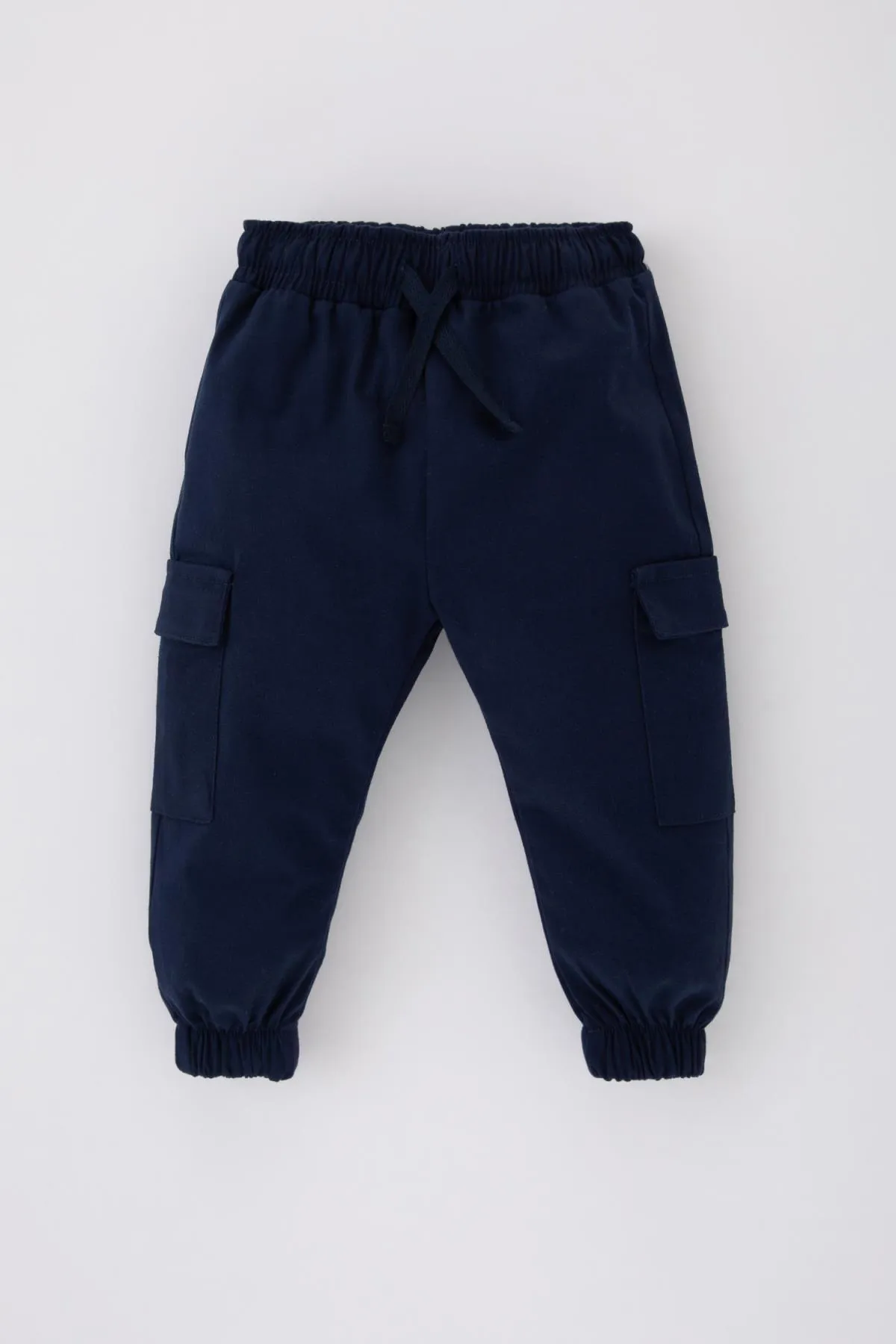 DeFacto  2-teiliges Set aus Sweatshirt und Jogginghose für Babys (Jungen) mit Aufdruck B8055a524sp