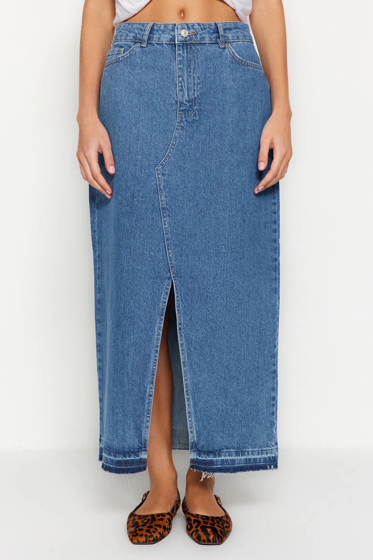 Trendyol Collection  Dunkelblauer geschlitzter Maxi-Jeansrock TWOSS23ET00289