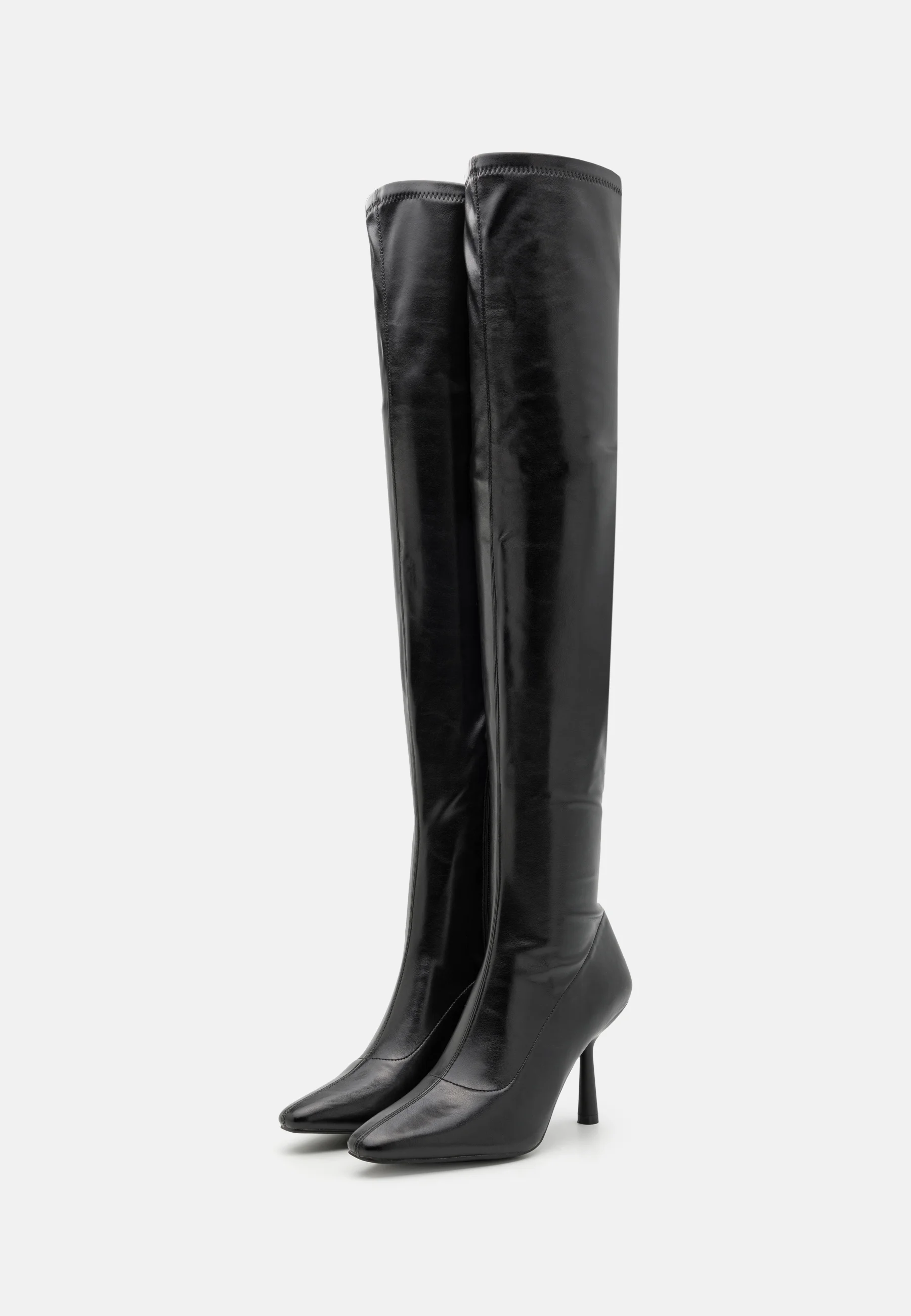 Botas de tacón alto pares e impares