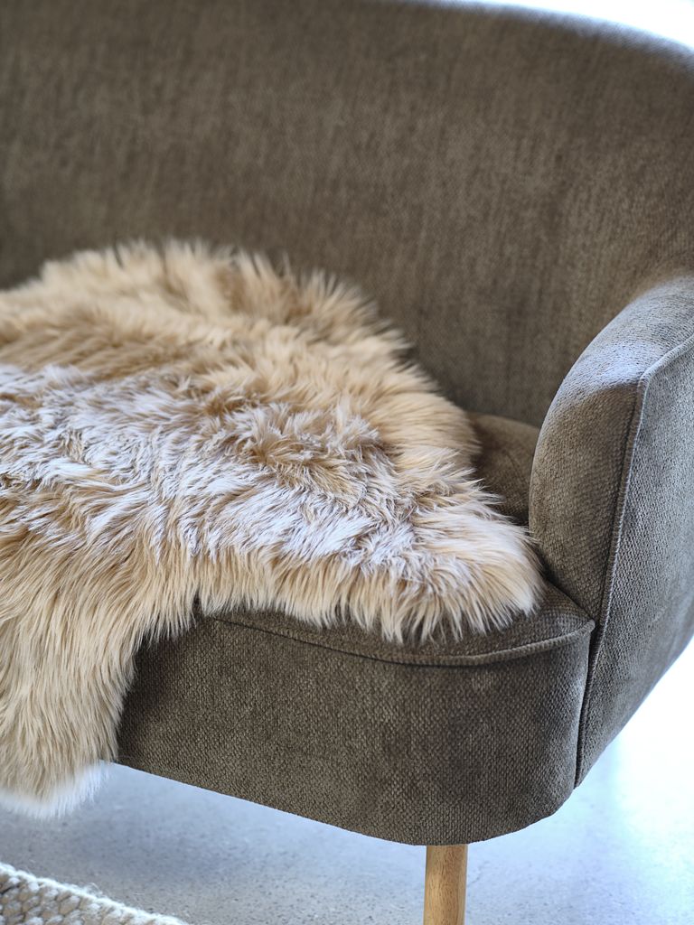 Sofa BREDAL BREDAL 2,5-osobowa w kolorze oliwkowo-zielonym/dąb