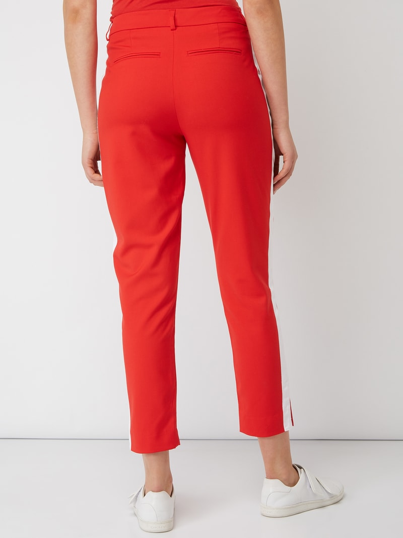 Track Pants mit Zierpaspeln in rot