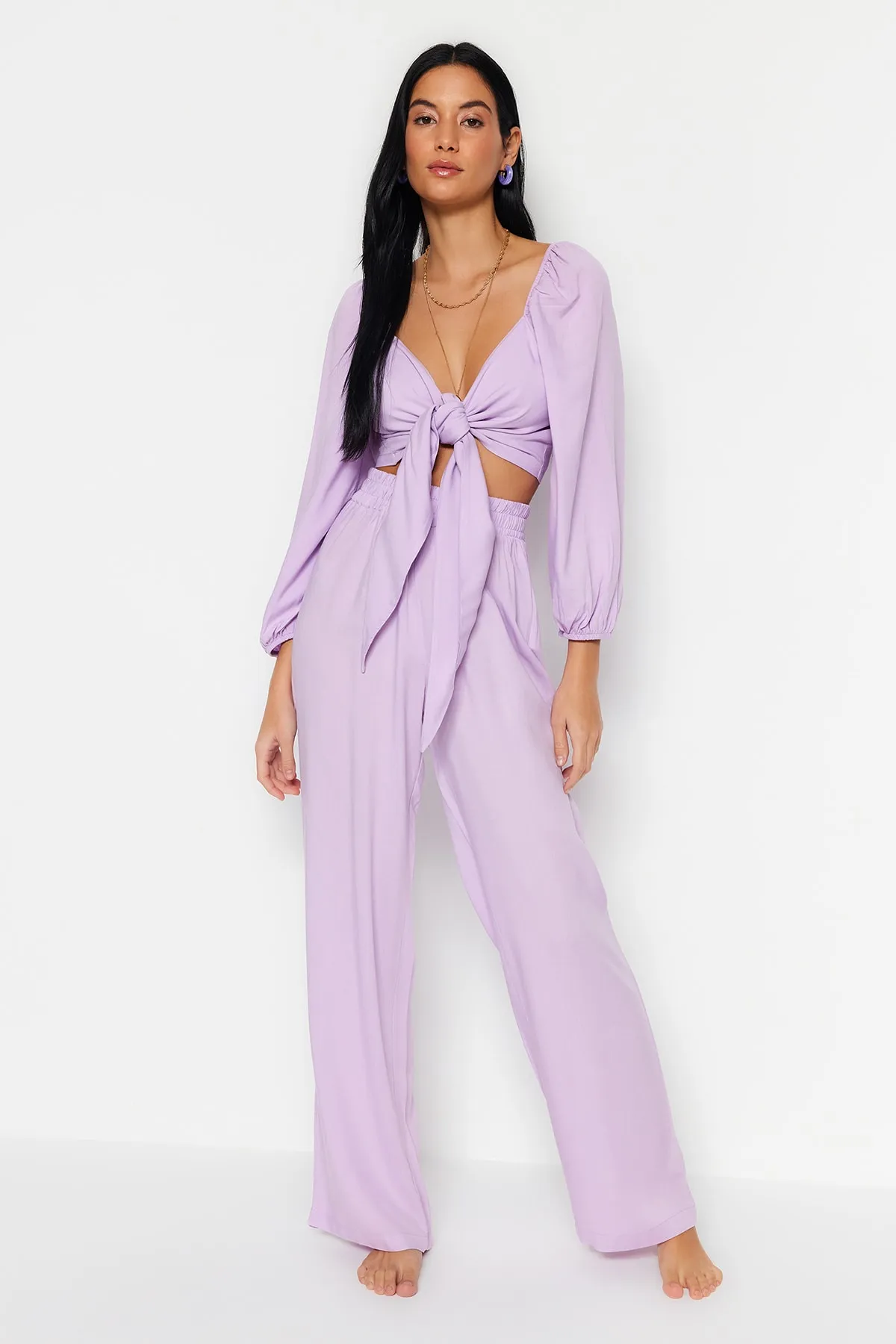 Trendyol Collection  Lilafarbener, gewebter Blusen-Hosenanzug mit Bindeband TBESS23AU00072