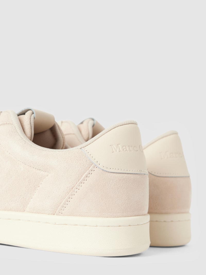 Sneaker mit Schnürverschluss in beige