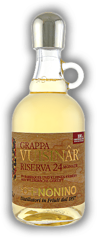 Nonino Grappa Vuisinar Reserva 2 Jahre Nonino Grappa Vuisinar Reserva 2 Jahre Vuisinar reift im Barrique aus Wildkirschholz. 0,7	 Liter - Vol 41%