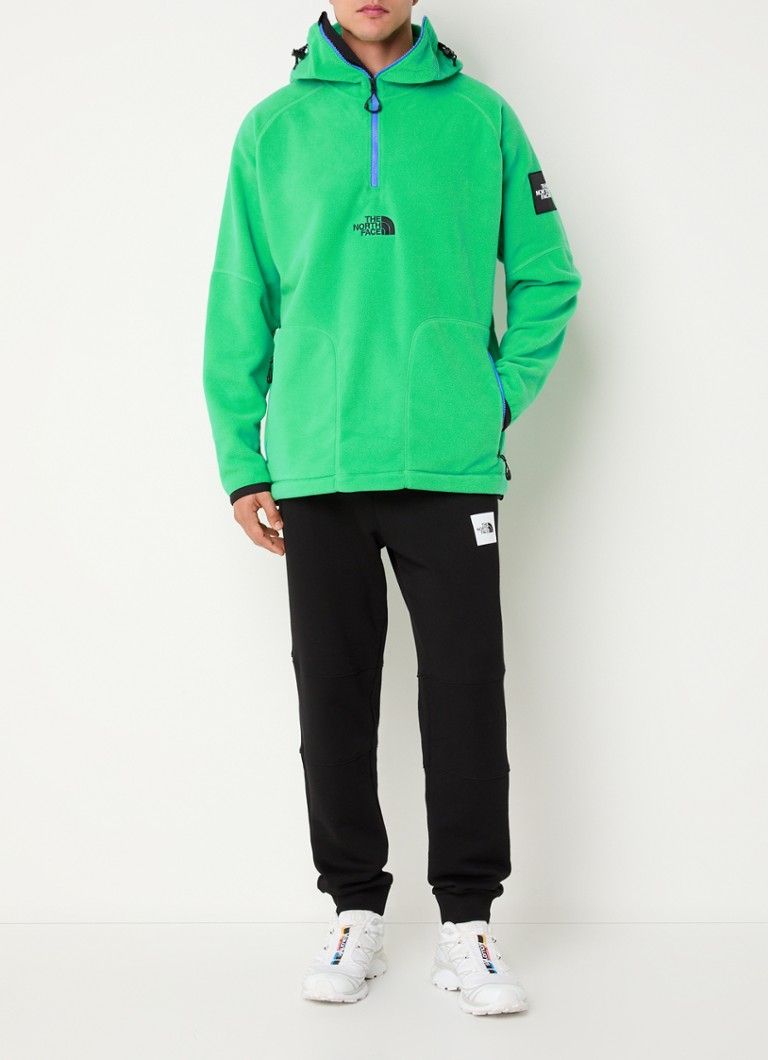 Jachetă The North Face TNF x Yinka Ilori, model polar, cu imprimeu floral și logo.