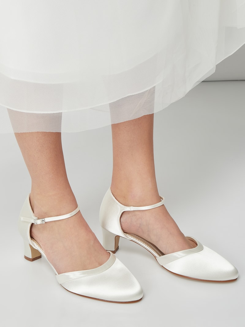 Pumps aus Satin in offwhite