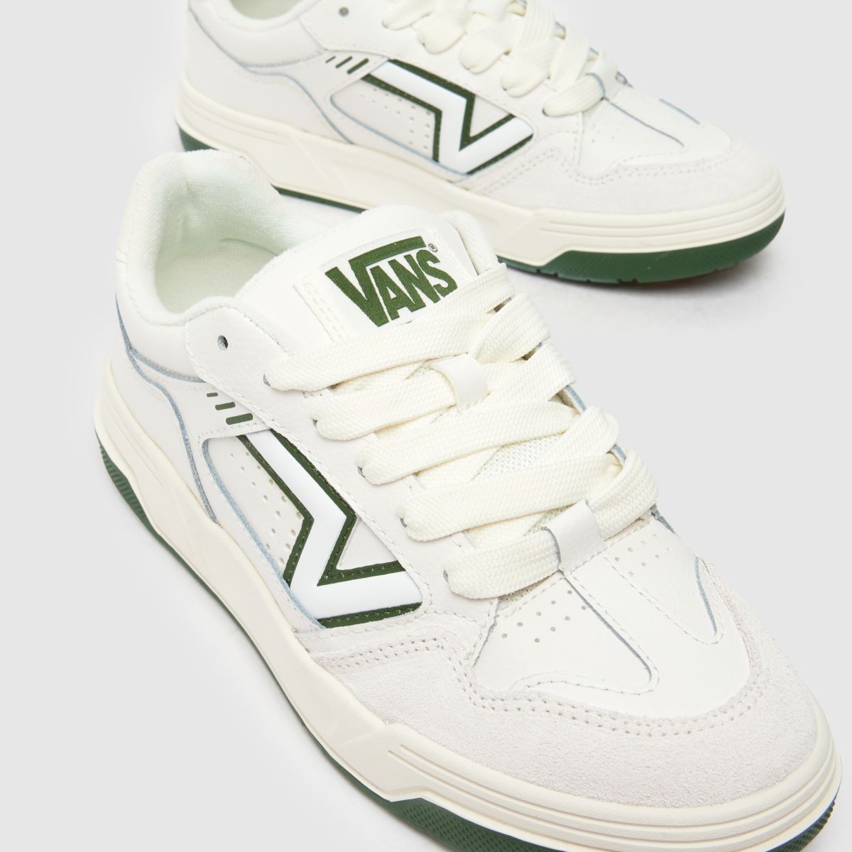 Vans Upland edzőcipő törtfehér multiszínű színben