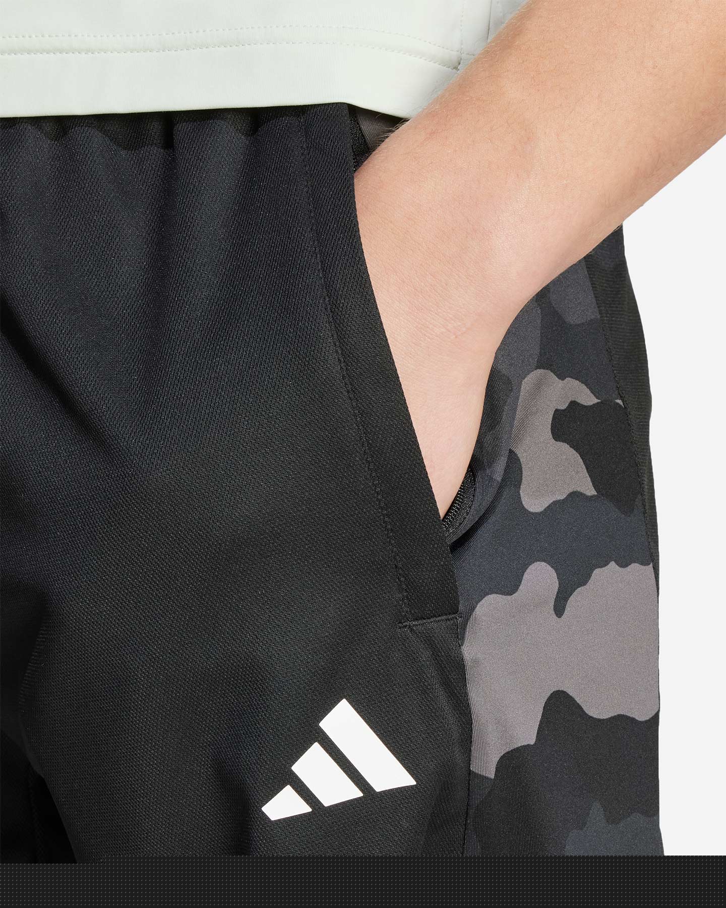 Tréningové nohavice Adidas Camo M IS6148