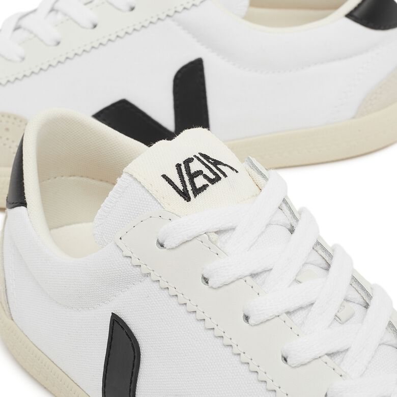 Veja Wmns Volley white black