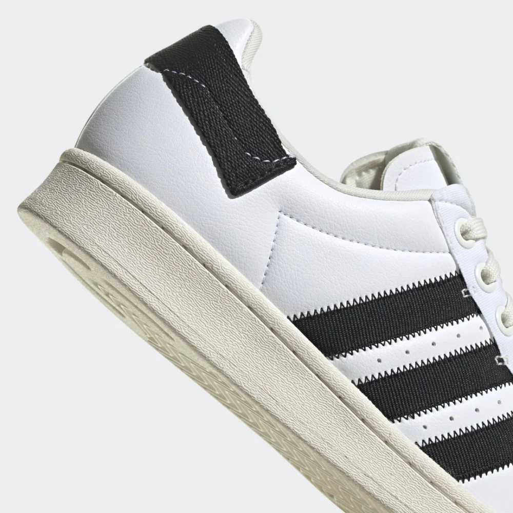 adidas Superstar Parley GV7615 / weiss