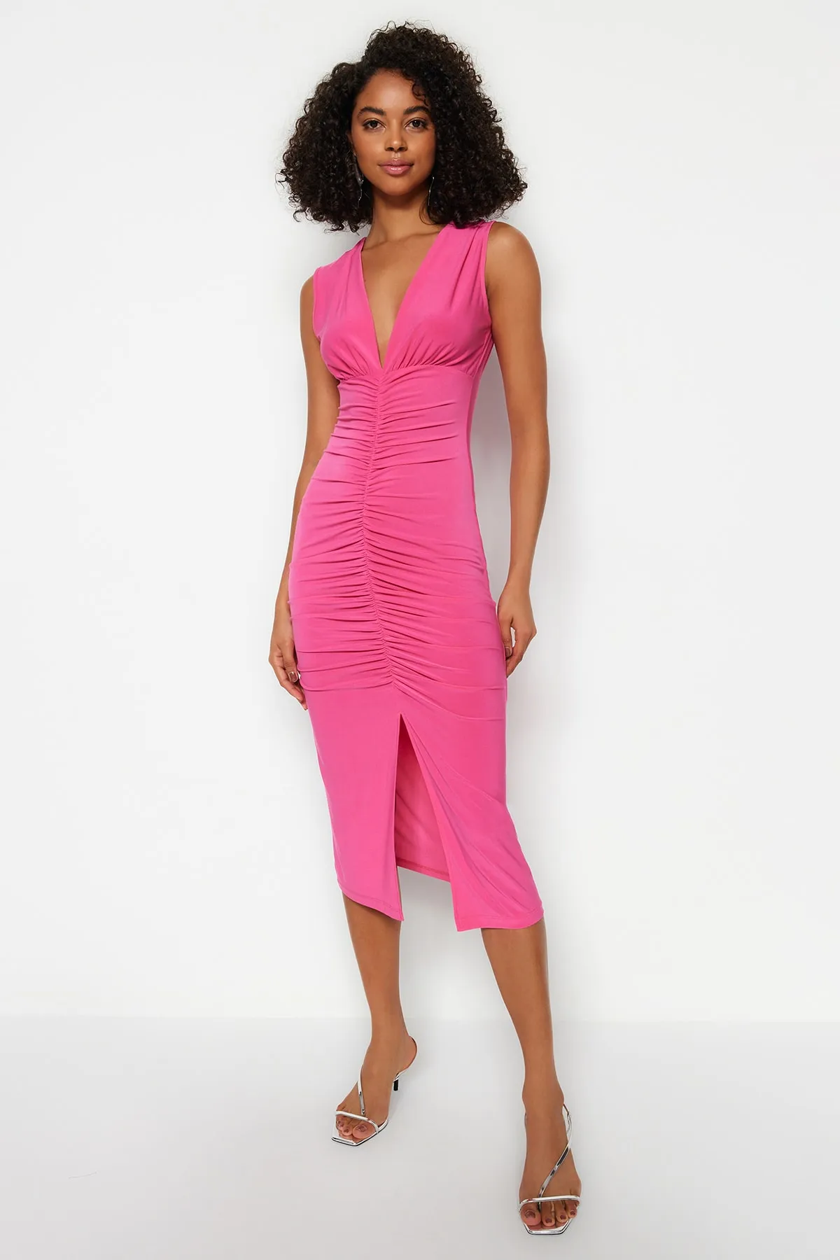 Trendyol Collection  Fuchsiafarbenes, gerafftes, tailliertes Midi-Bleistiftkleid aus Strick und Stretch TWOSS23EL00751