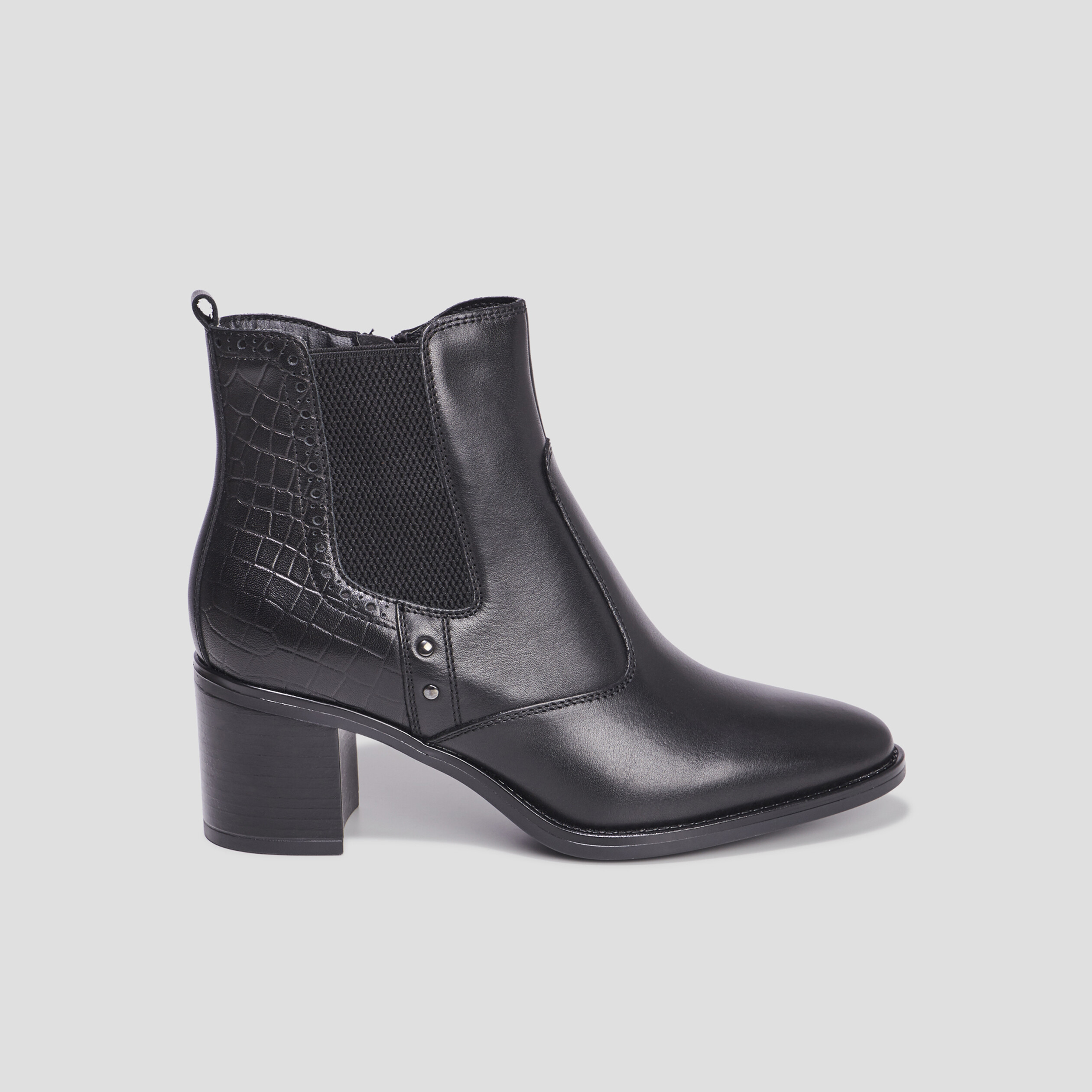 Bottines à talons avec clous en cuir noir femme | La Halle