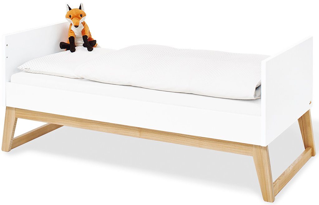 Pinolino® Babyzimmer-Komplettset Bridge, (Set, 4-St., Kinderbett, Schrank, Wickelkommode, Wandregal), breit, groß; mit Kinderbett, Schrank, Wickelkommode und Wandregal;
