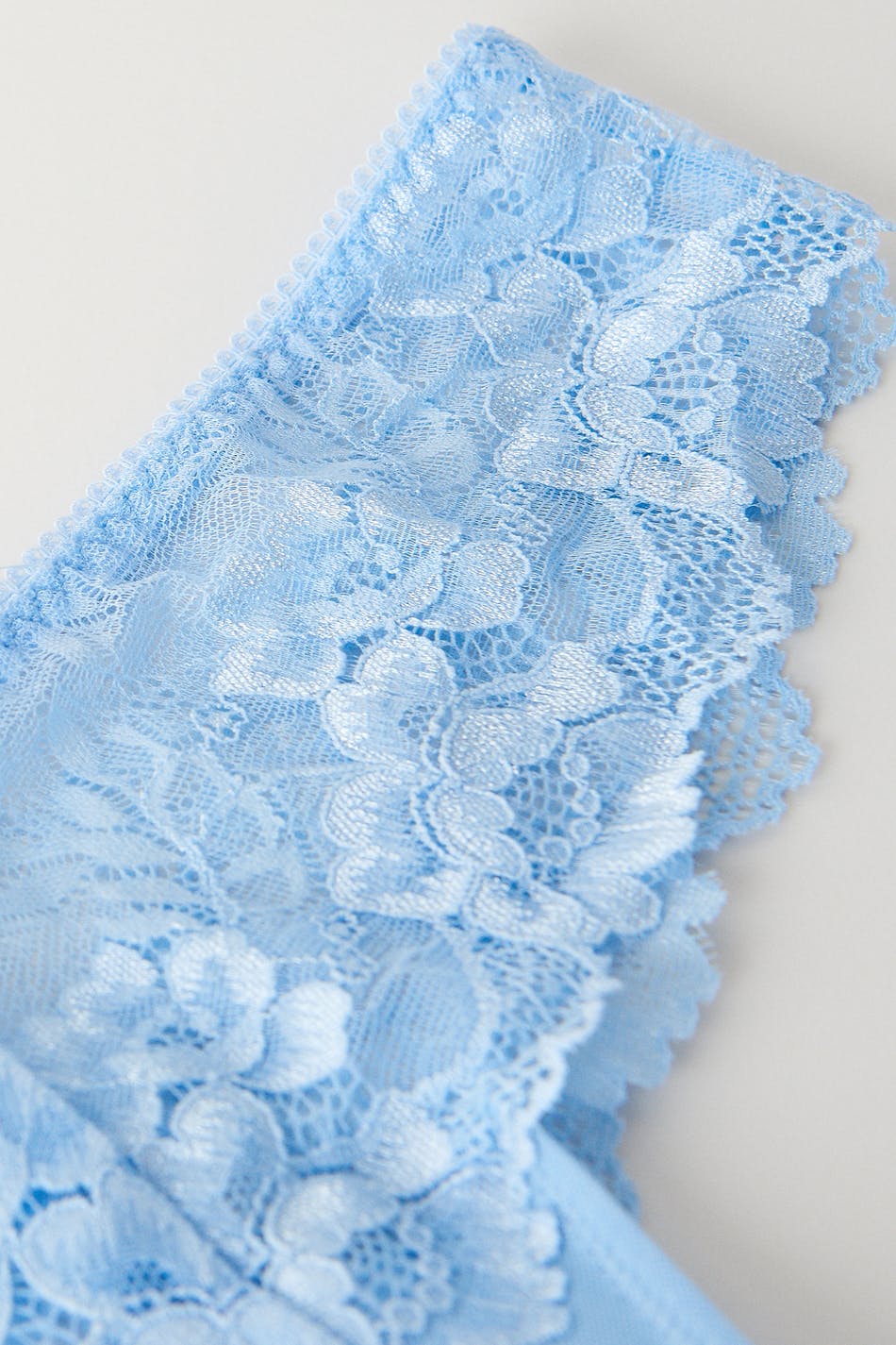 Lace string