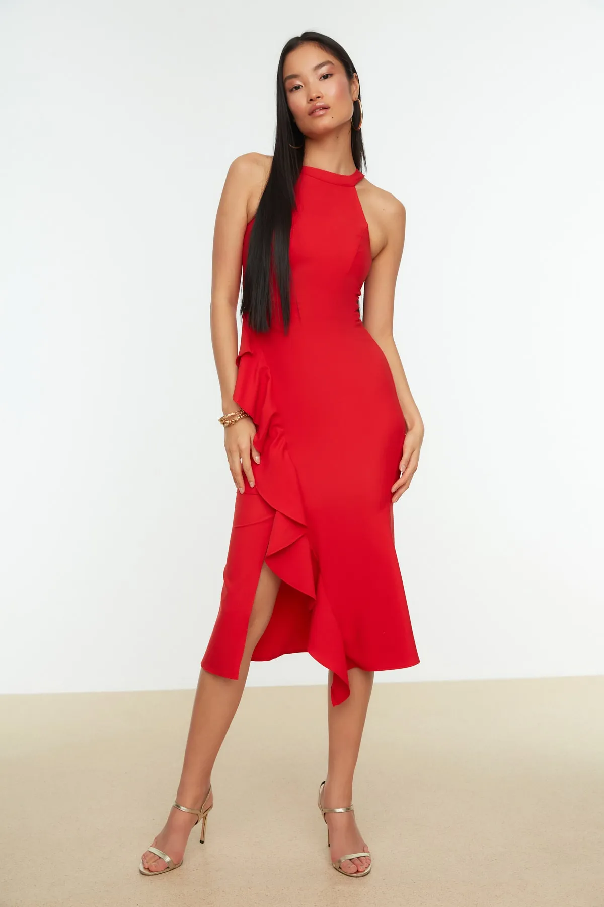 Trendyol Collection  Detailliertes Abendkleid mit Granatapfelblüten-Volant TPRAW19BB0144