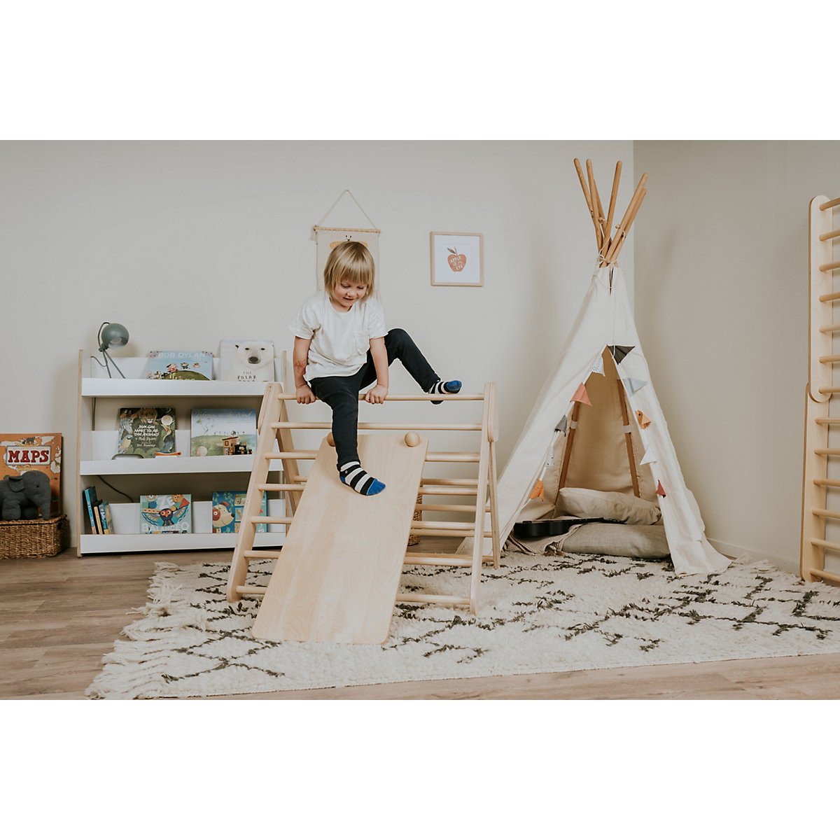 Klettergerüst Sprossenwand mit Rampe und Rutsche Indoor, Kletterdreieck Sprossenwand aus Holz, Klettern Innnen Kleinkind