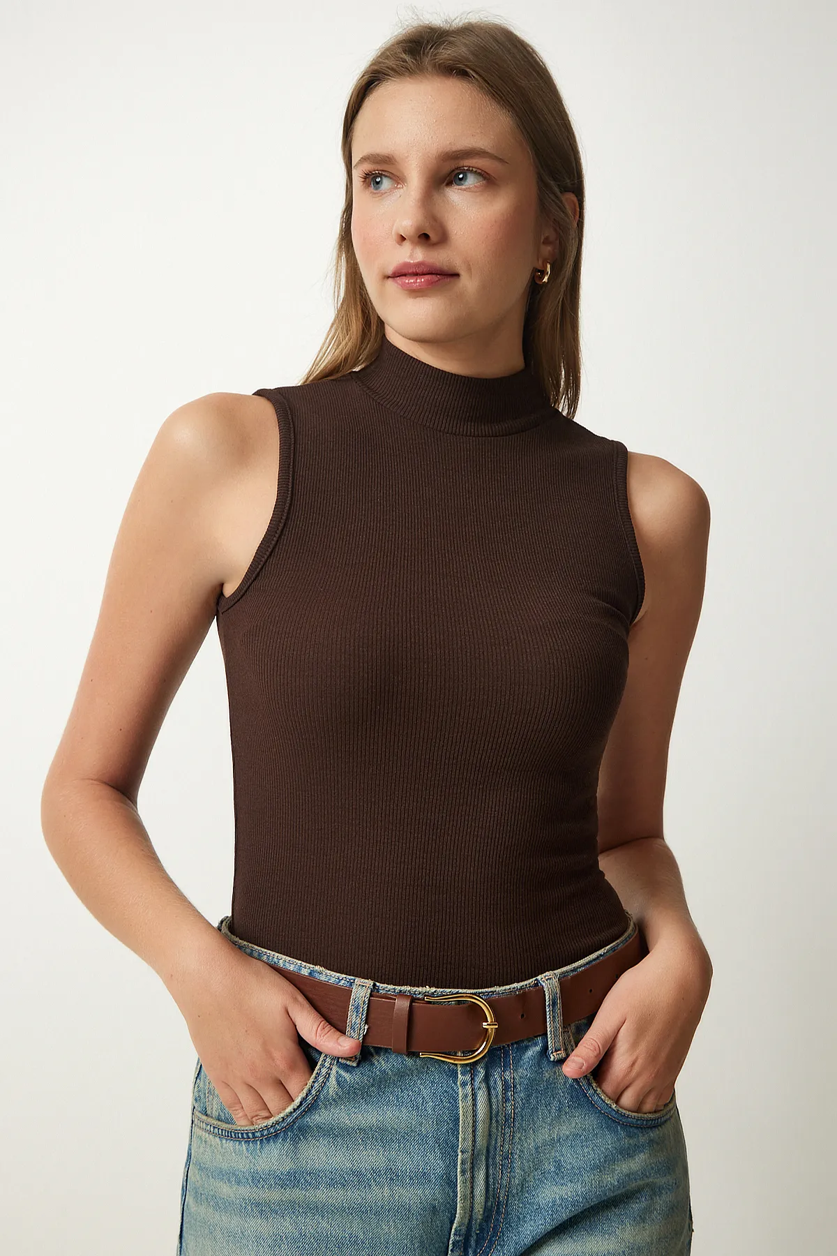 Happiness İstanbul  Cremefarbene, dunkelbraune, ärmellose Strickbluse mit Rollkragen für Damen im 2er-Pack GT00012