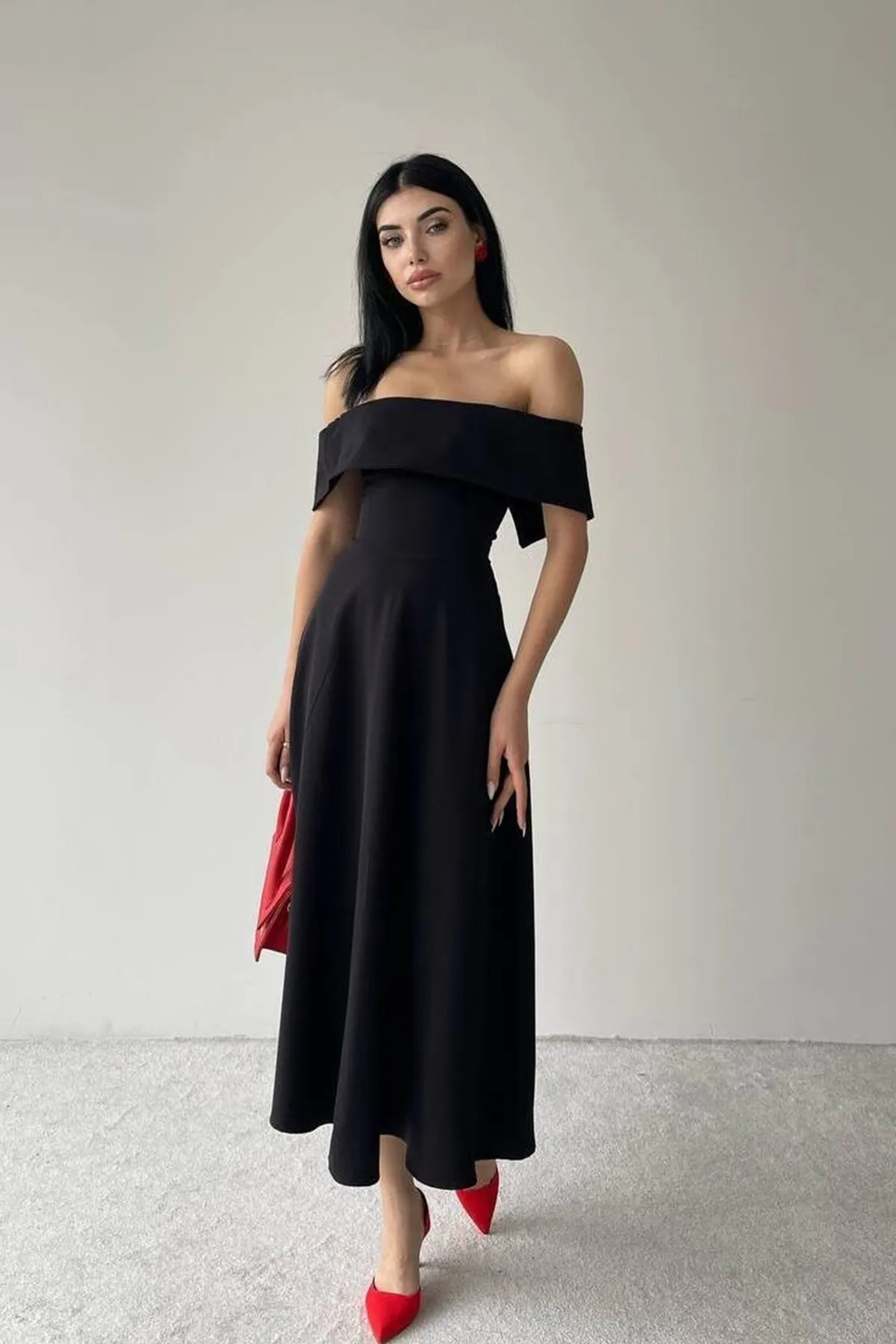 lovebox  Schwarzes Midi-Abendkleid mit Madonna-Kragen-Design für Damen aus Atlasstoff 222