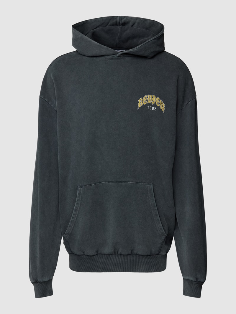 Hoodie mit Motiv-Print und Känguru-Tasche in schwarz